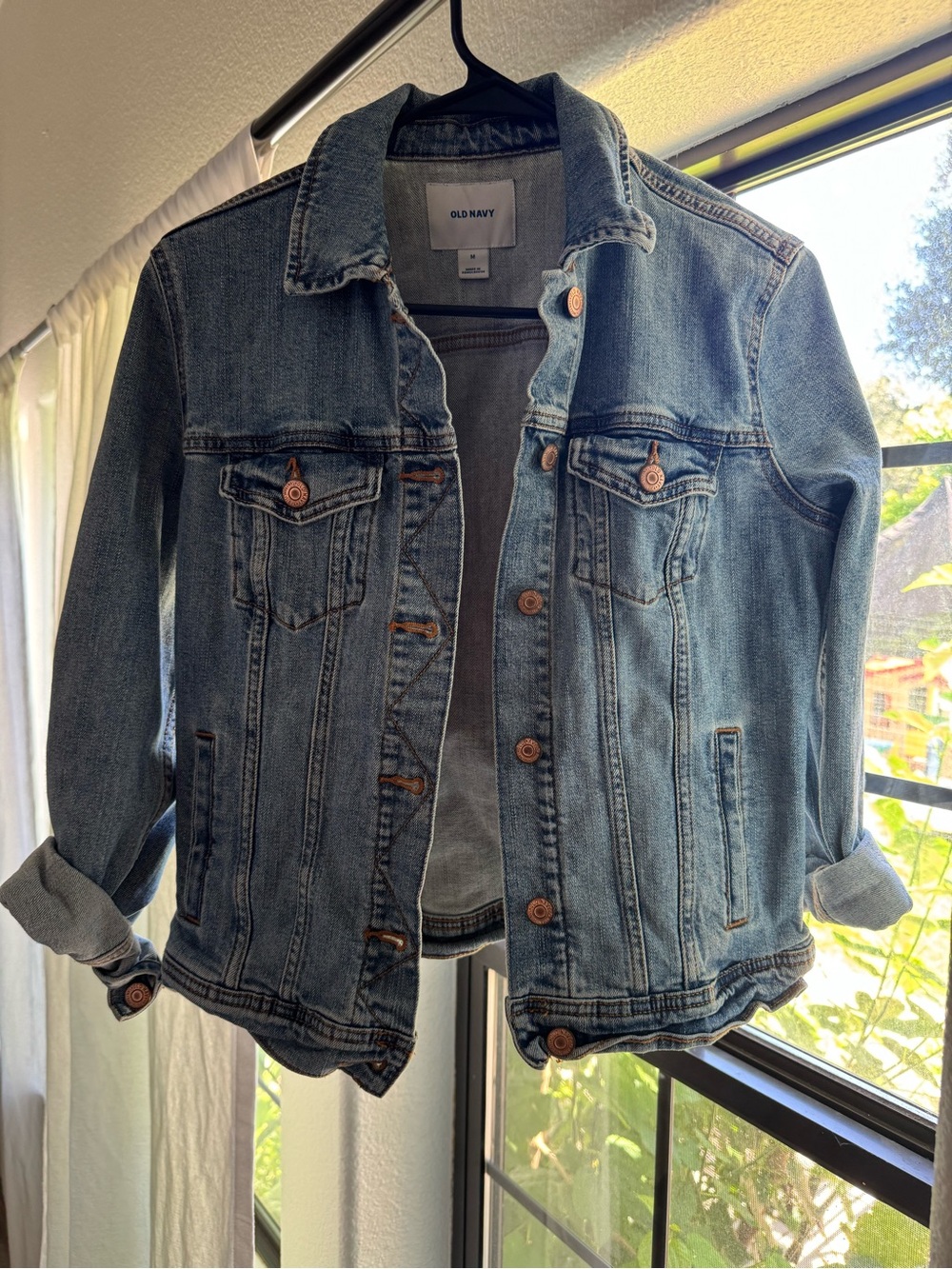 Old Navy Women's Medium Wash Denim Jacket in Blue